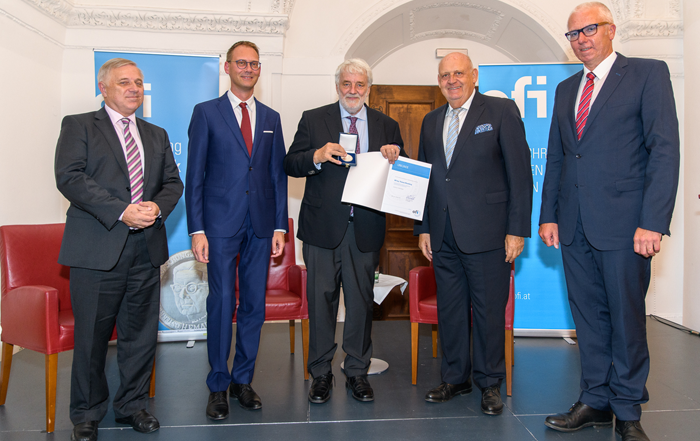 Thomas Rhomberg recibió la Medalla H.F. Mark