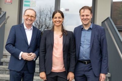 El máximo candidato de la UE Othmar Karas (ÖVP) visita FRIES Kunststofftechnik GmbH