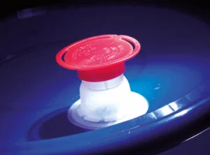 kunststoffeimer-rundeimer-pe-10liter-ausgiesser blue plastic round bucket with red pull-out spout