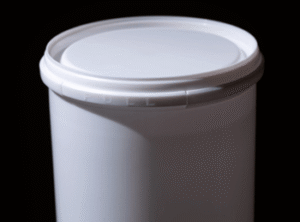 envase redondo blanco de 1100 ml con tapa cerrada