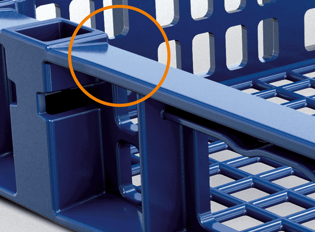 Panier de nettoyage tech-rack custom+ avec des bords d’empilage biseautés